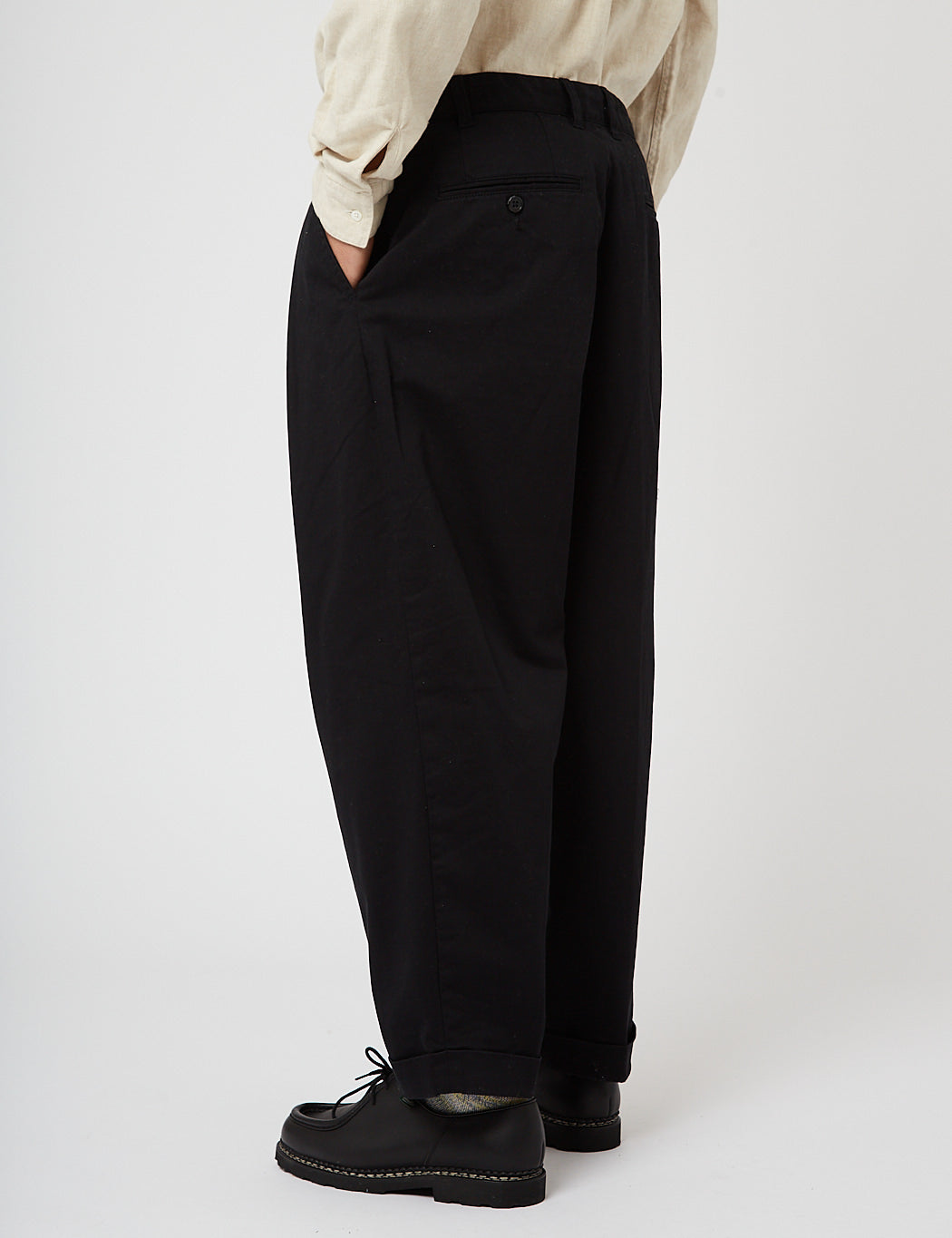 Beams Plus 2 Pleat Twill Trousers - Black — BHODE