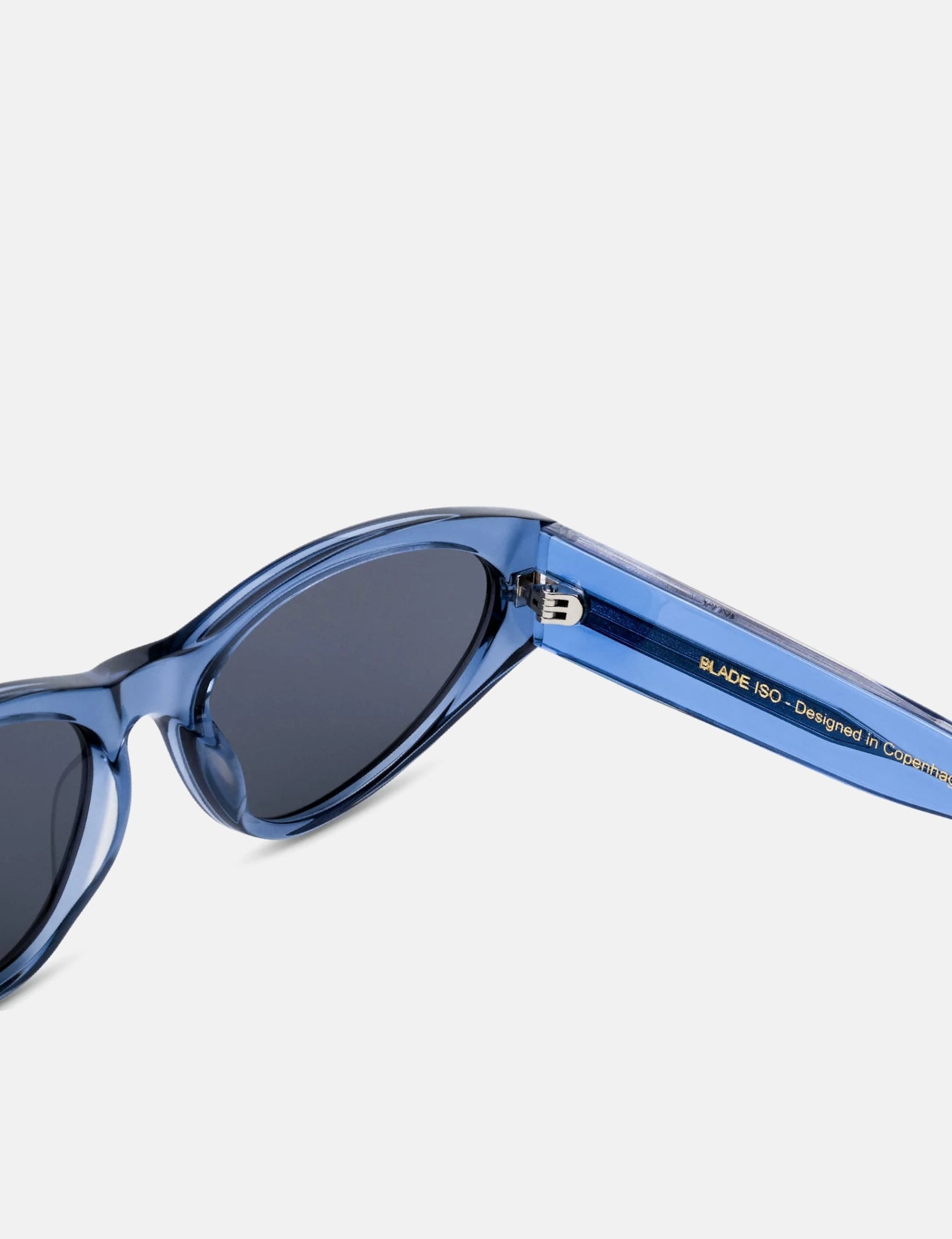 Messy Weekend Blade Sunglasses - Transparent Blue/Transparent/Grey