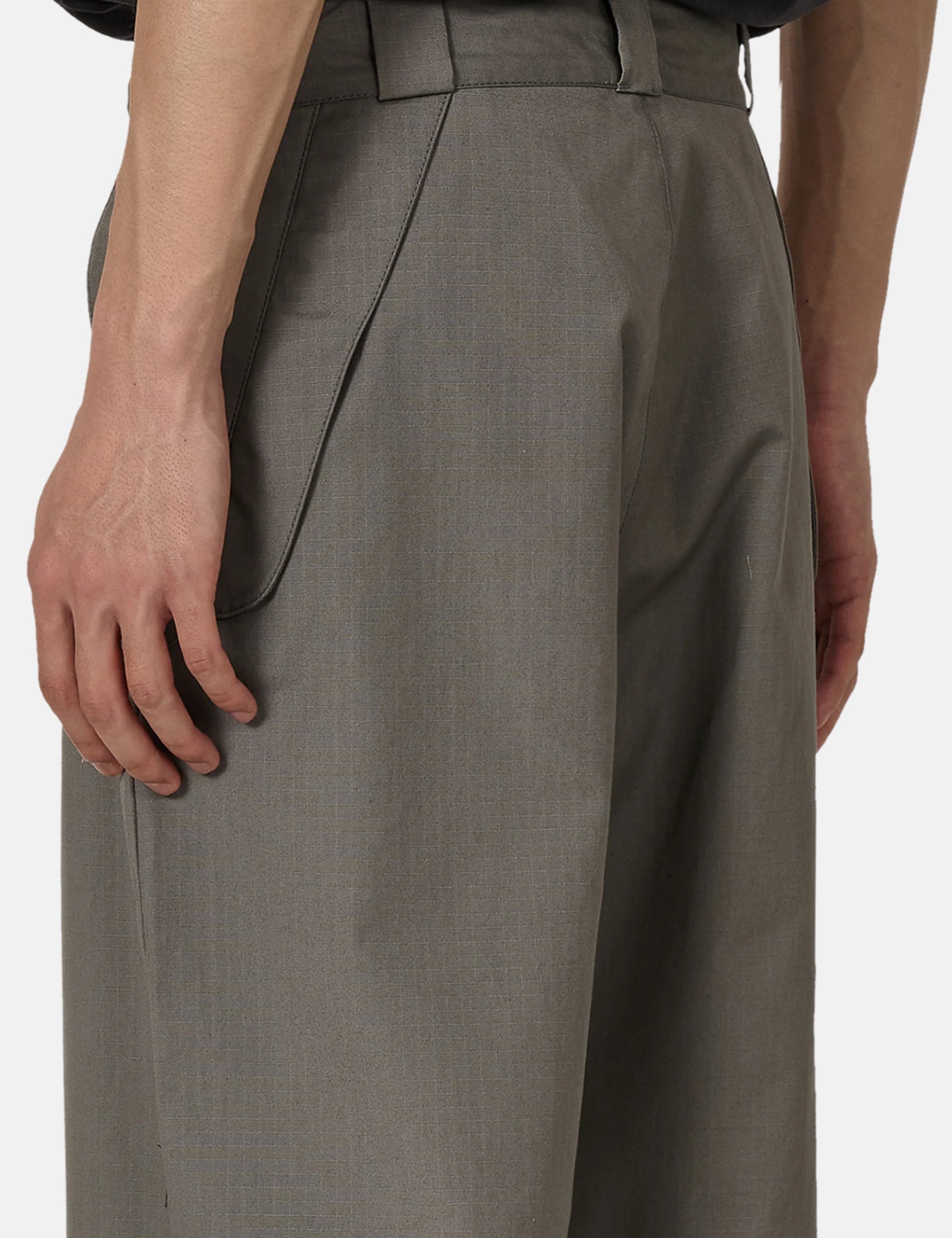 ROA Centipede Buckle Chino Pant - Grey — BHODE